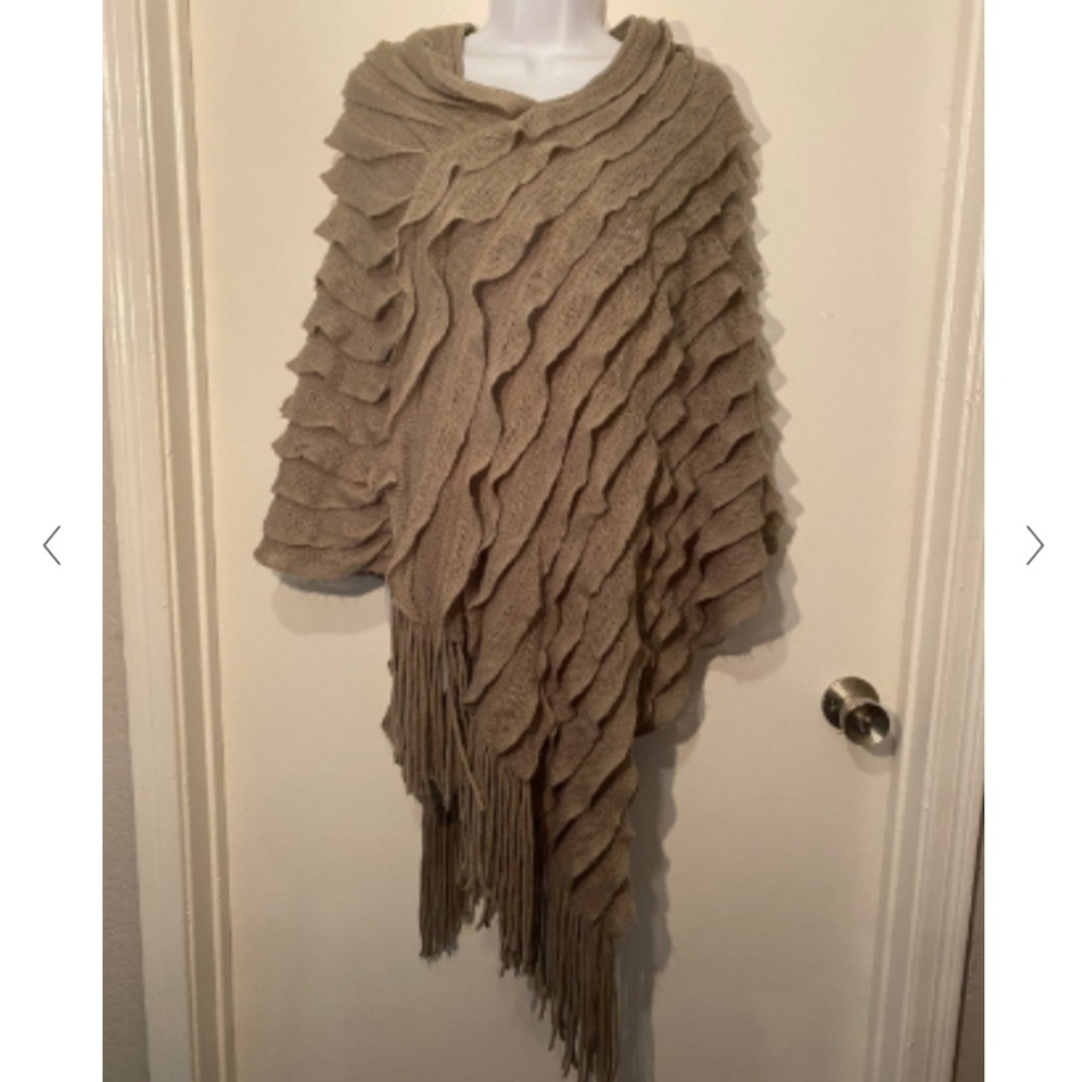 Anthropologie Moth Fluttering Lashes Poncho